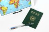 한국 여권, 세계지도, 펜 - 고해상도 원본 파일을 다운로드 하려면 클릭하세요.